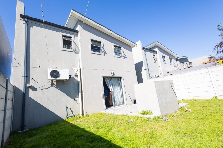 To Let 3 Bedroom Property for Rent in Windsor Park Estate Western Cape